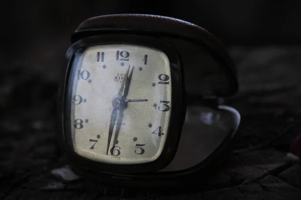 Horloge Table Ancienne Décorative — Photo