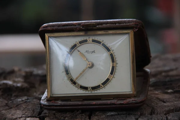 Horloge Table Ancienne Décorative — Photo