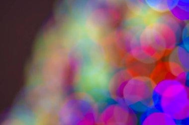 Yoğun bulanık ve karışık Noel ağacı ışıkları, odaklanmamış arka plan