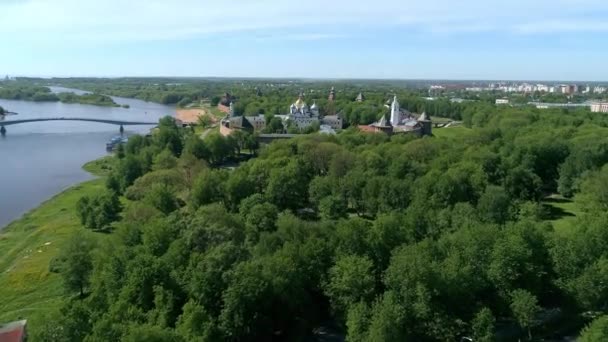 克里姆林宫红砖的Veliky Novgorod全景全景 — 图库视频影像
