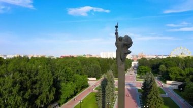 Büyük Vatanseverlik Savaşı, Zafer Anıtı sırasındaki askeri zafer anıtı.