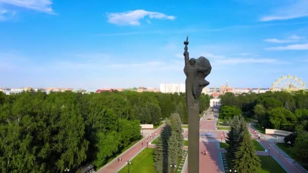 Pomnik wojskowy sława podczas duży ojczysty wojna, zwycięski pomnik — Wideo stockowe