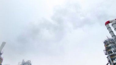 Baca, karbondioksit ve kanserojen emisyonlarla kirletici atmosfer