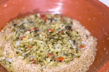 Tabaktaki lezzetli yiyeceklerin yakın plan görüntüsü