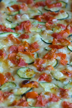 Ev yapımı pizza, vejetaryen Akdeniz diyeti.