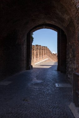 Scaliger Köprüsü 'ndeki Castel Vecchio Köprüsü.