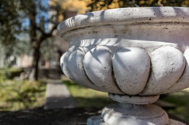 Eski taş vazo görünümü