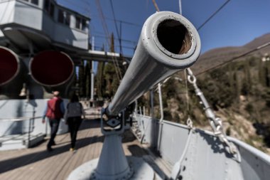 Savaş gemisi topları, eski donanma topları.