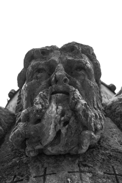 Foto Blanco Negro Una Estatua Piedra — Foto de Stock