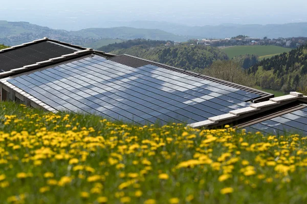 Солнечные Панели Крыше Возобновляемые Источники Энергии — стоковое фото