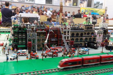 VERONA, İtalya, 14 Ekim 2018: Lego Tuğla Festivali Sant ambroggio di Valpolicella, Lego Şehri