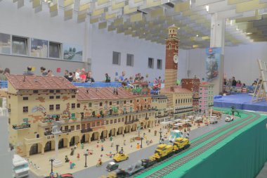 VERONA, İtalya, 14 Ekim 2018: Sant ambroggio di Valpolicella 'da Lego Tuğla Festivali