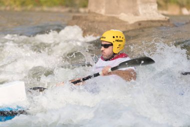 DOLCE, VERONA, 21 Ekim 2018: kalkış kano sporcuları, Adigemaraton