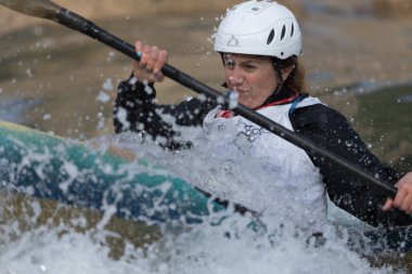 DOLCE, VERONA, 21 Ekim 2018: kalkış kano sporcuları, Adigemaraton