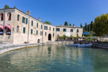 Eski Lazise Limanı, İtalya 'nın Veneto bölgesinde Verona iline bağlı bir komündür.