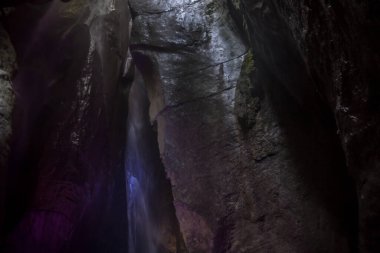 Mağaradaki ışığın manzarası