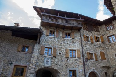 Tarihi şehir ya da köyün eski caddesi