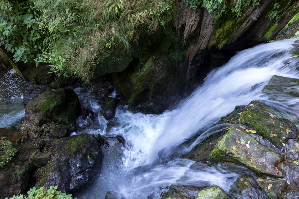 Vista Sulla Bellissima Cascata — Foto Stock