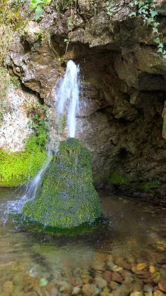 Vista Sulla Bellissima Cascata — Foto Stock