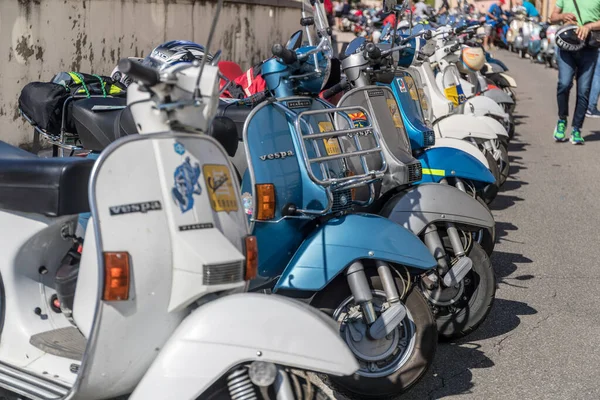 Pescantina Verona Itália Junho 2019 Encontro Nacional Motocicleta Vespa Scooters — Fotografia de Stock