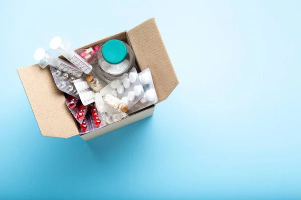 Παράδοση Φαρμάκων Στο Σπίτι Από Φαρμακείο Χάρτινο Κουτί Φάρμακα Χάπια — Φωτογραφία Αρχείου