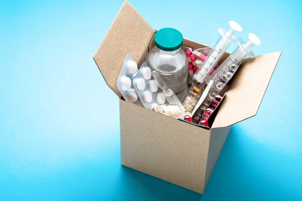 Dostawa Leków Domu Apteki Pudełko Tekturowe Lekami Tabletkami Butelkami Wstrzyknięciami — Zdjęcie stockowe