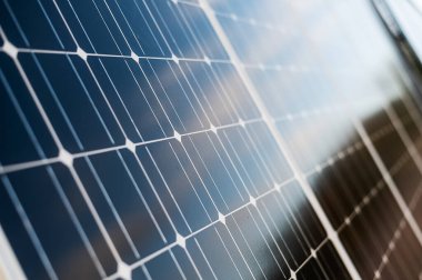 Güneş panellerine yakın çekim. Çevre koruma kavramı. Alternatif enerji kaynağı