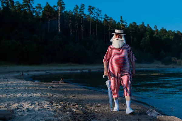 Nackt strand vagina am Paar liegt