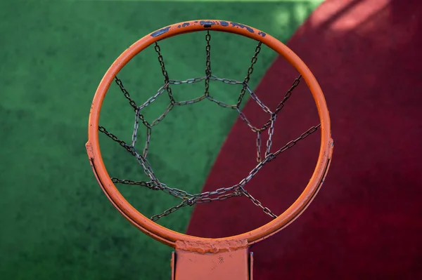 Vue du dessus d'un panier de basket vide — Photo