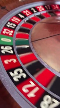 Kumarhane rulet masasına yakın çekim