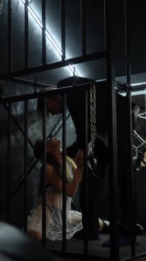 Rol yapma oyunları sırasında kadın ve erkek