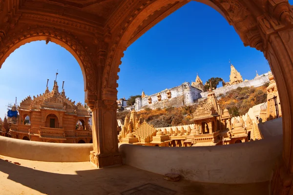 I templi di Jain in cima a Shatrunjaya hil — Foto Stock