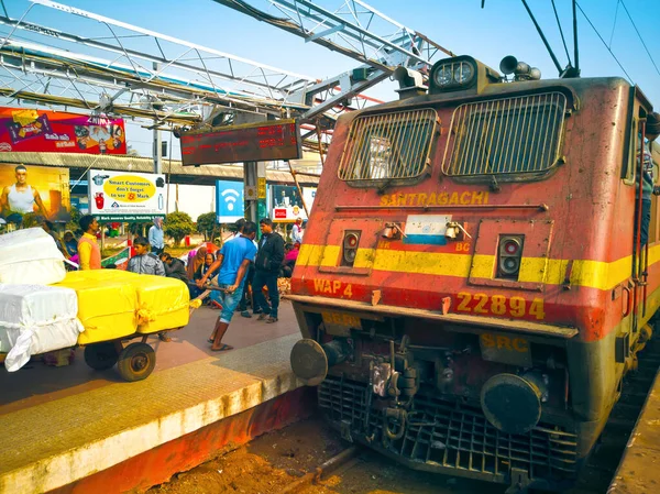 Puri Odisha India Enero 2019 Las Personas Plataforma Estación Tren — Foto de Stock