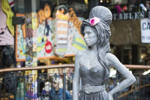 Amy Winehouse estátua — Fotografia de Stock