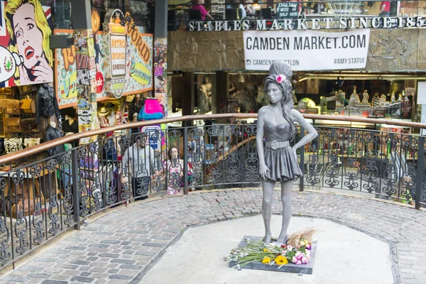 Amy Winehouse statue — Stock Photo, Image