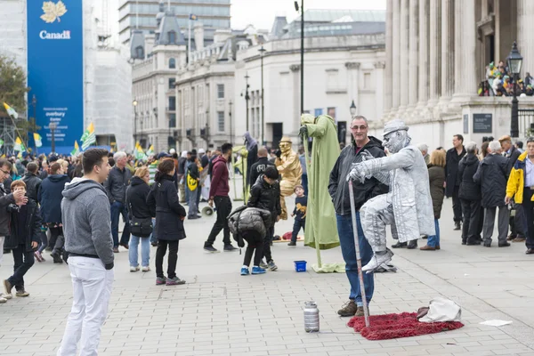 Levitating street artist — Stock Photo, Image