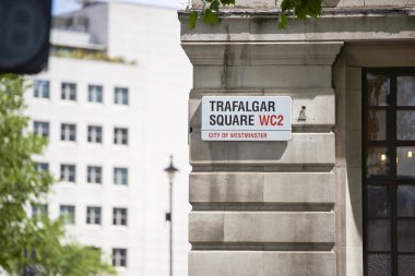 Trafalgar Meydanı sokak işareti