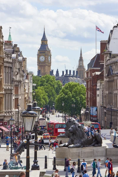 Whitehall met Big Ben — Stockfoto