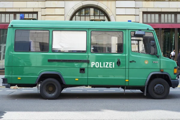Berlin polisi van — Stok fotoğraf