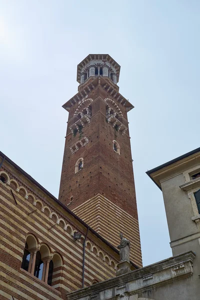 Torre dei Lamberti — Stockfoto