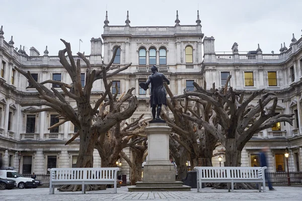 艾伟伟的树在皇家艺术学院 — 图库照片