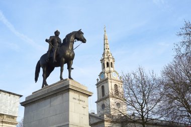 Trafalgar Meydanı'na heykeli