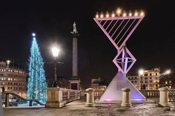 Menorah em Trafalgar Square Fotos De Bancos De Imagens Sem Royalties