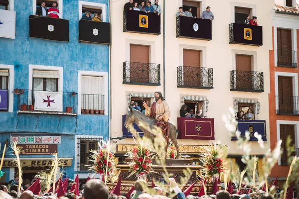 Cuenca, İspanya - 29 Mart 2015 - insanlar Hosanna alayı
