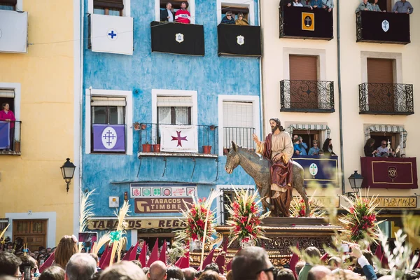 Cuenca, İspanya - 29 Mart 2015 - insanlar Hosanna alayı