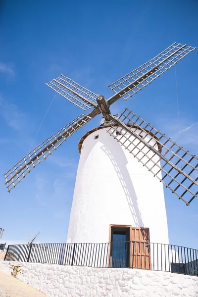 Moinhos de vento tradicionais, Toledo, Espanha — Fotografia de Stock