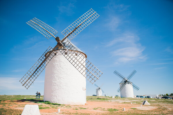 Традиционные ветряки, Толедо, Испания
