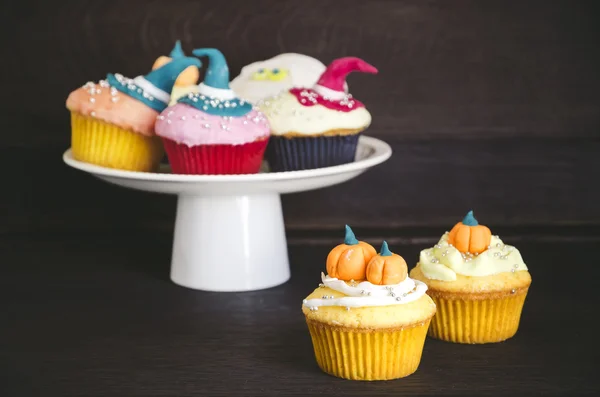Halloween cupcakes decorated with fondant — Stock Photo, Image