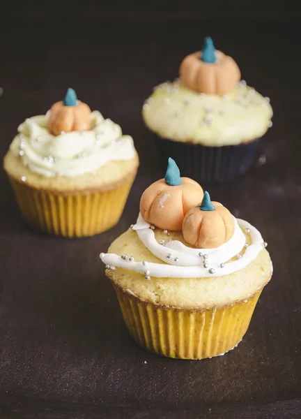 Cupcakes decorated with fondant — Stock Photo, Image