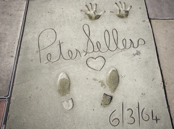 彼得 · 塞勒手印脚印在好莱坞 — 图库照片
